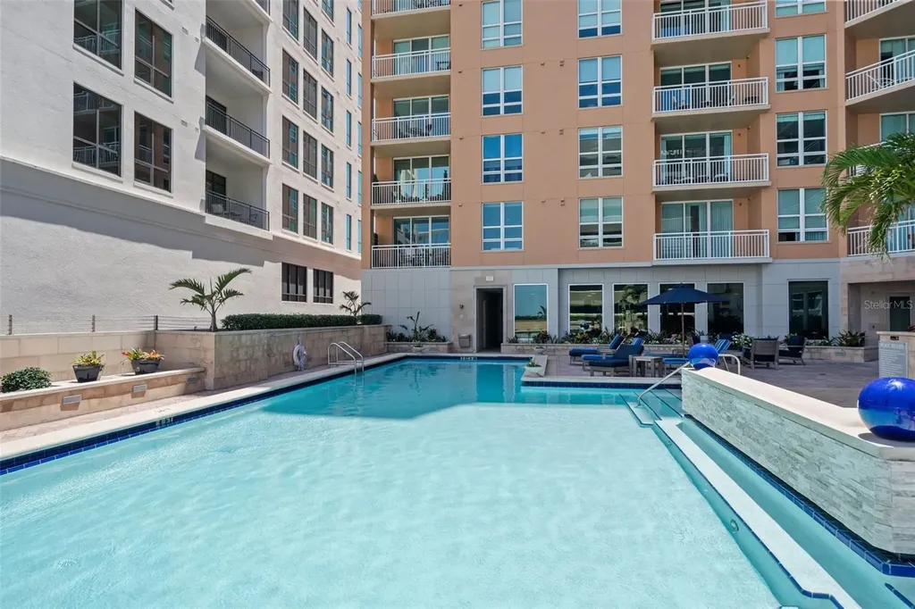 1350 Main Street Sarasota FL 34236