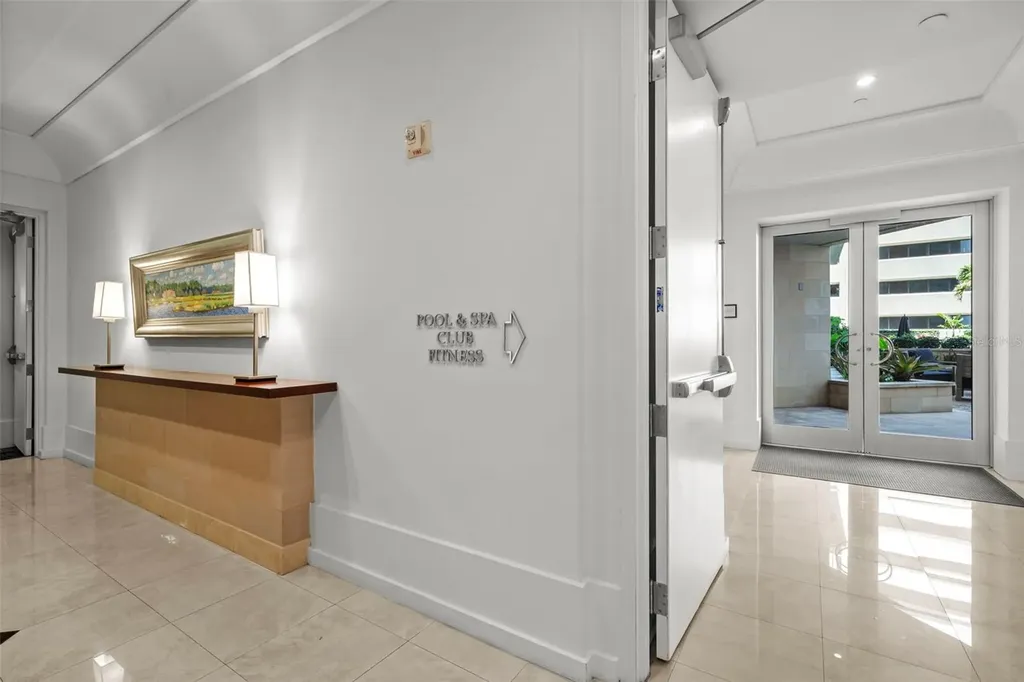 1350 Main Street Sarasota FL 34236