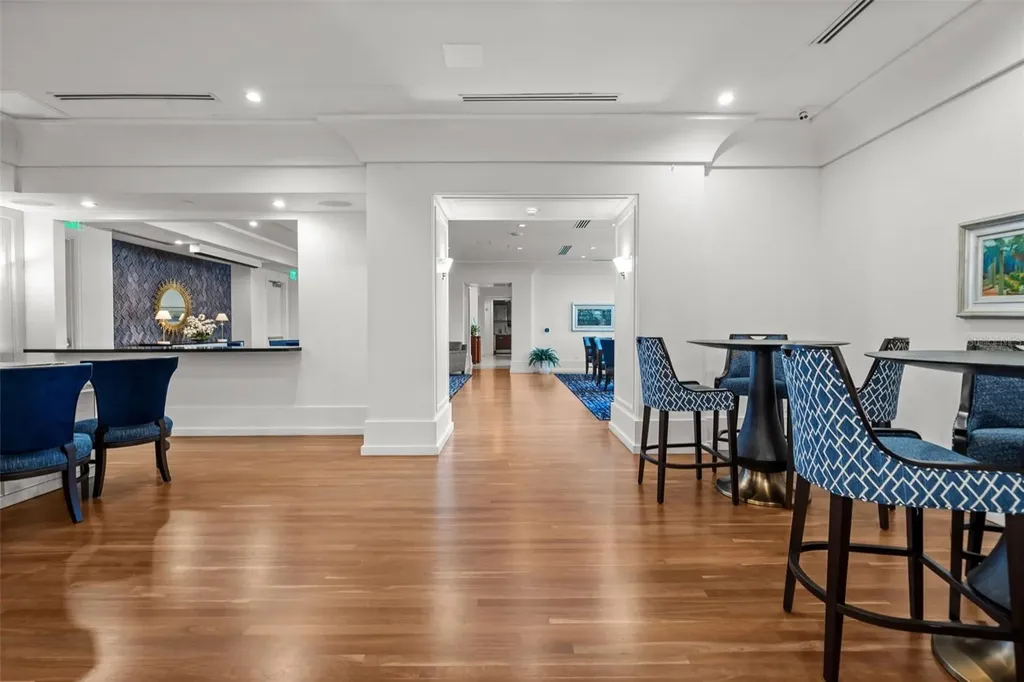 1350 Main Street Sarasota FL 34236