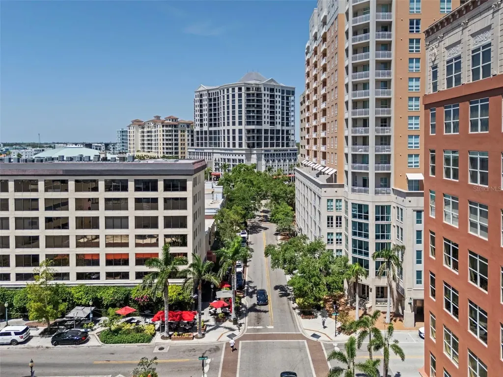 1350 Main Street Sarasota FL 34236