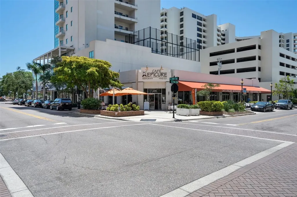 1350 Main Street Sarasota FL 34236