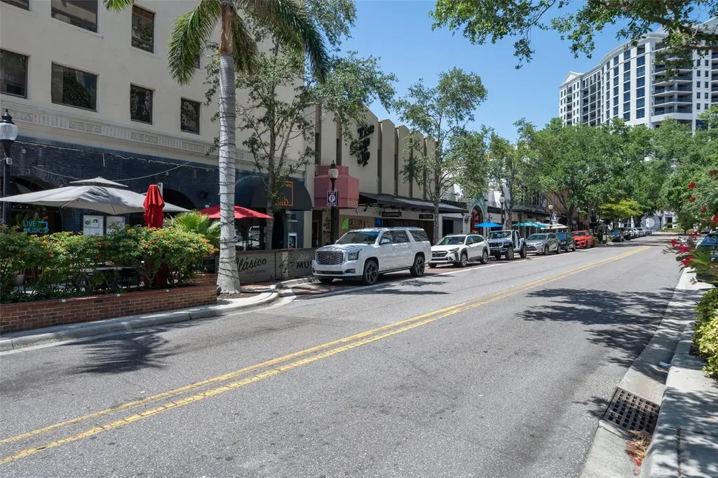 1350 Main Street Sarasota FL 34236