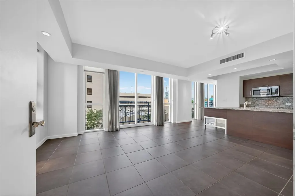 1350 Main Street Sarasota FL 34236