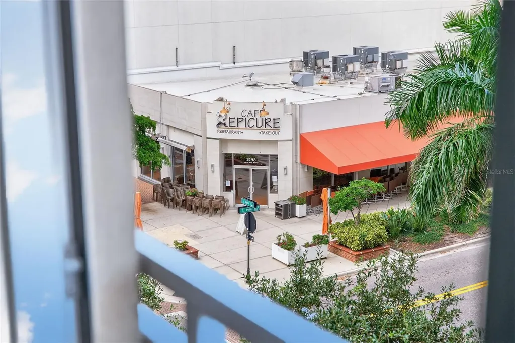 1350 Main Street Sarasota FL 34236