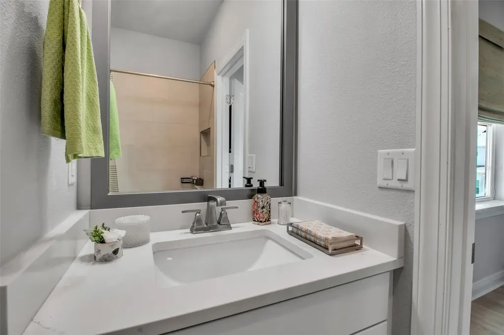321 Gowdy Road Sarasota FL 34237