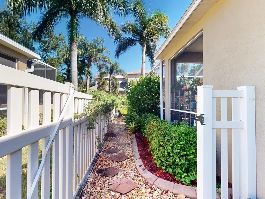 3611 2nd Drive NE Bradenton FL 34208