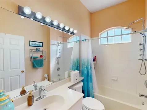 3611 2nd Drive NE Bradenton FL 34208