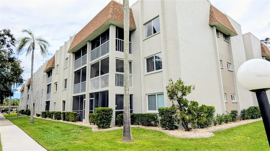 1310 Glen Oaks Drive E Sarasota FL 34232