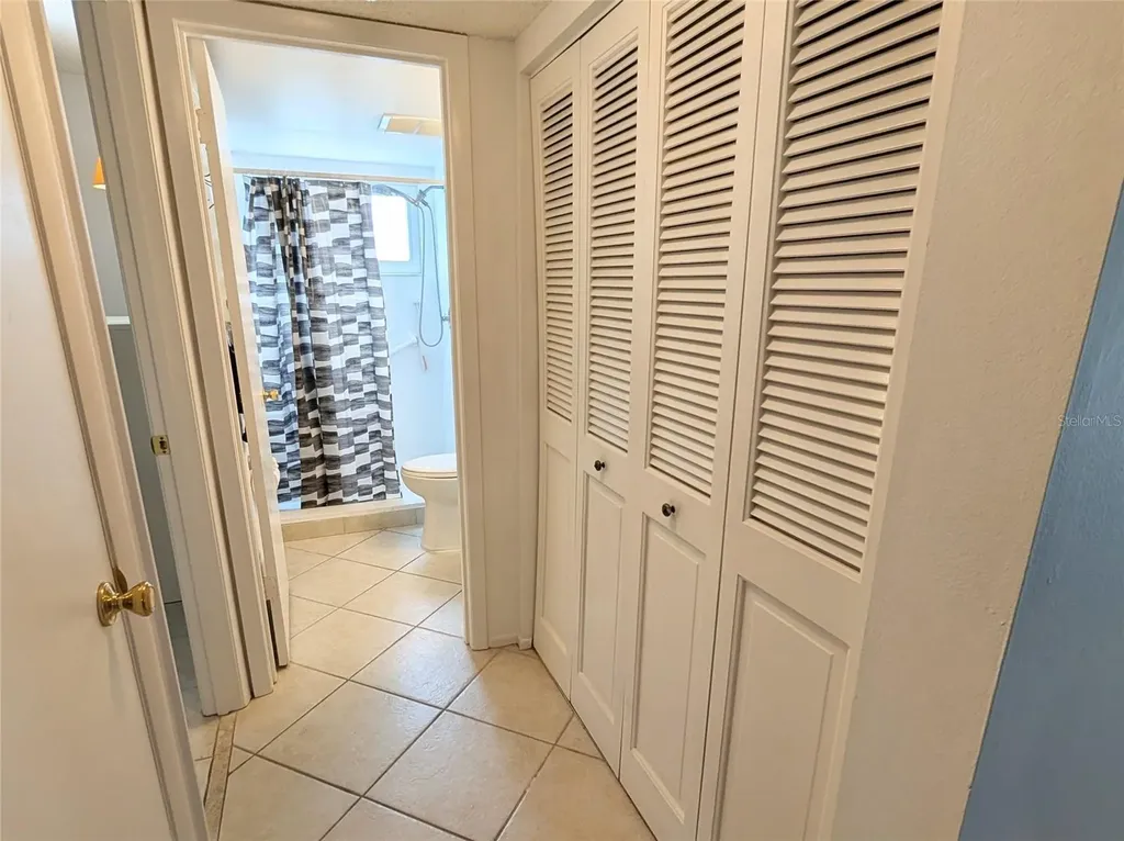 1310 Glen Oaks Drive E Sarasota FL 34232