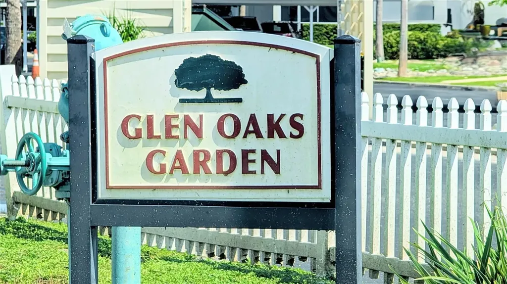 1310 Glen Oaks Drive E Sarasota FL 34232