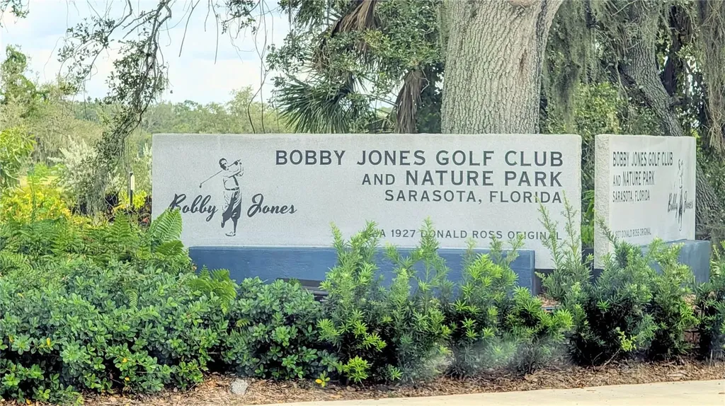 1310 Glen Oaks Drive E Sarasota FL 34232
