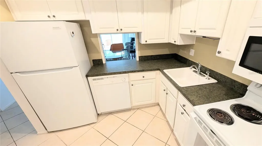 1310 Glen Oaks Drive E Sarasota FL 34232