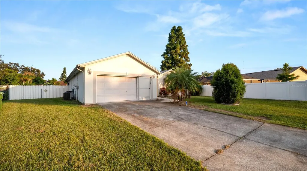 232 Kings Pond Avenue Winter Haven FL 33880