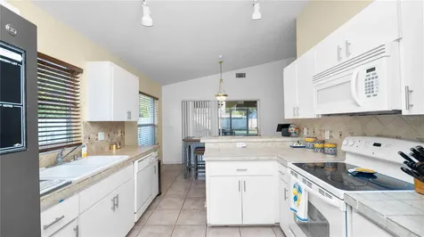 232 Kings Pond Avenue Winter Haven FL 33880