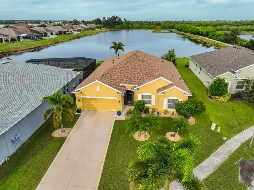1516 Yale Castle Court Ruskin FL 33570