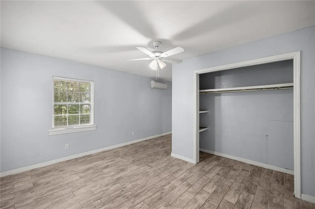 929 SE 9th Place Gainesville FL 32601