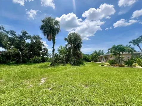 25 Oakland Hills Place Rotonda West FL 33947