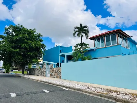 425 Calle San Julian, Urb Sagrado Corazon Cupey PR 00926