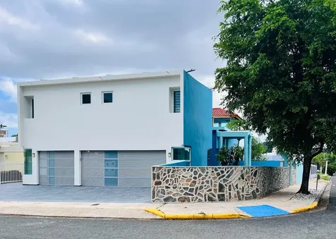 425 Calle San Julian, Urb Sagrado Corazon Cupey PR 00926
