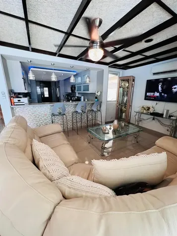 425 Calle San Julian, Urb Sagrado Corazon Cupey PR 00926