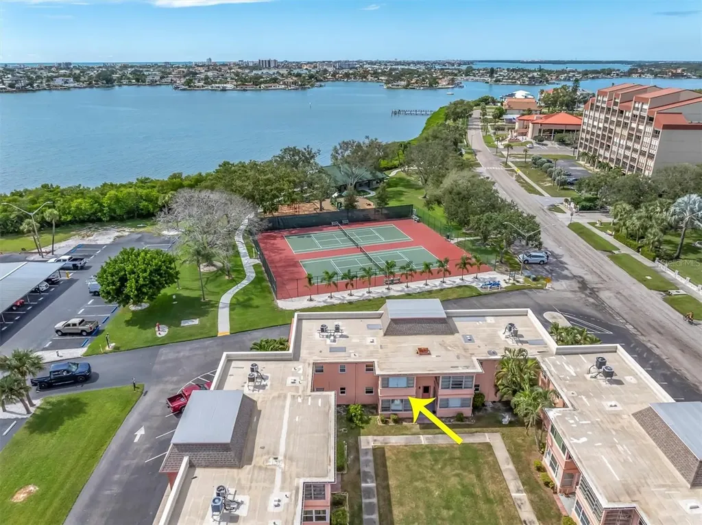 1150 Rue Des Reines South Pasadena FL 33707