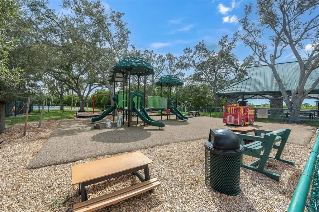 1150 Rue Des Reines South Pasadena FL 33707