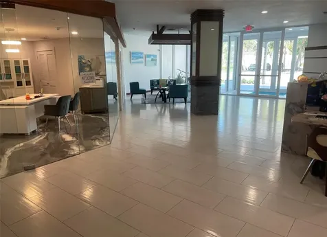 101 S Gulfstream Avenue Sarasota FL 34236