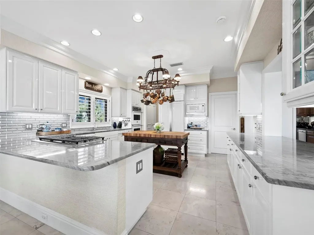 6161 Gulf Of Mexico Drive Longboat Key FL 34228