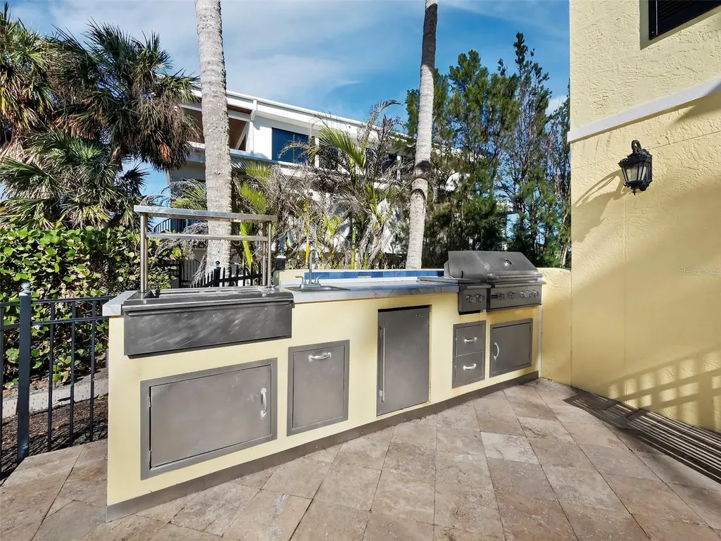 6161 Gulf Of Mexico Drive Longboat Key FL 34228