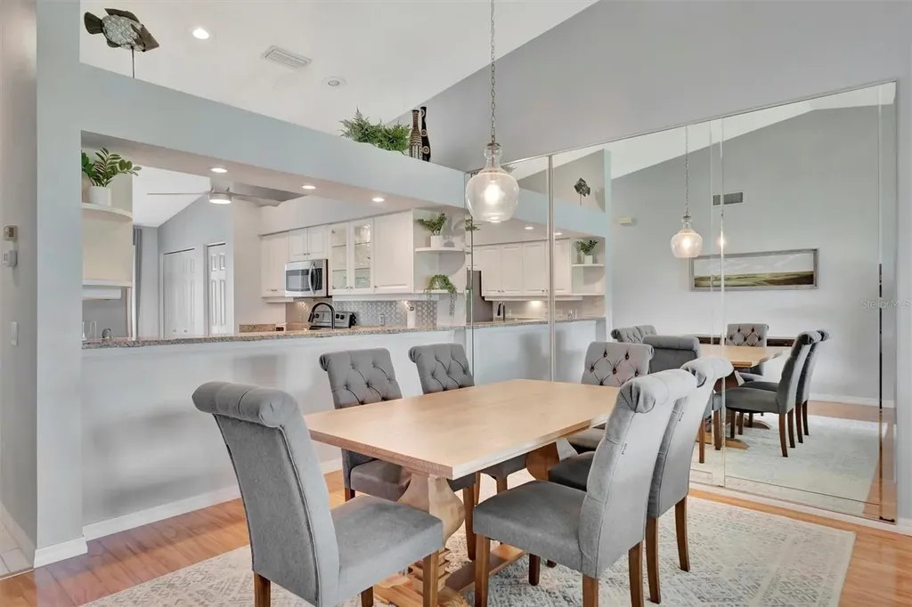 6904 Drewrys Bluff Bradenton FL 34203