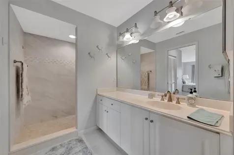 6904 Drewrys Bluff Bradenton FL 34203
