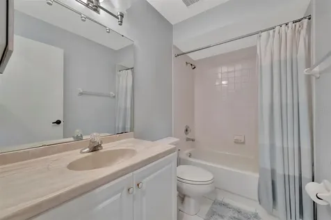 6904 Drewrys Bluff Bradenton FL 34203
