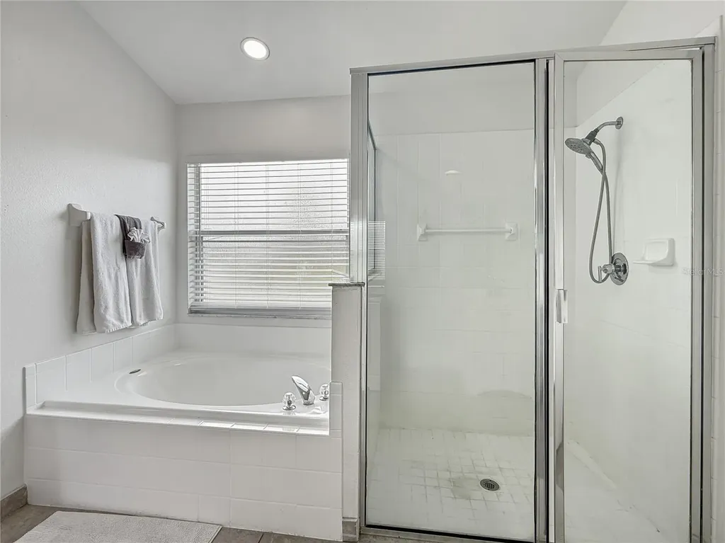 2512 Oneida Loop Kissimmee FL 34747