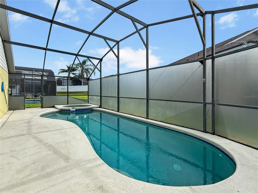 2512 Oneida Loop Kissimmee FL 34747