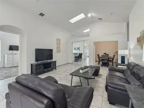 2512 Oneida Loop Kissimmee FL 34747