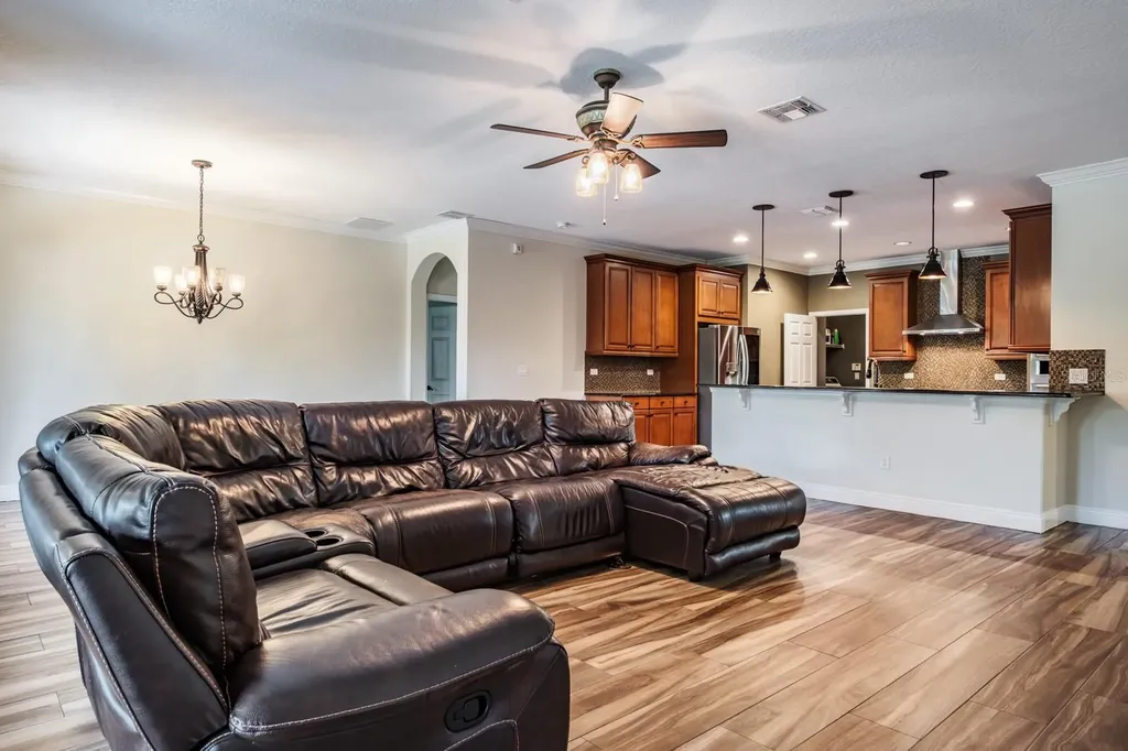 165 Mobbly Bay Drive Oldsmar FL 34677