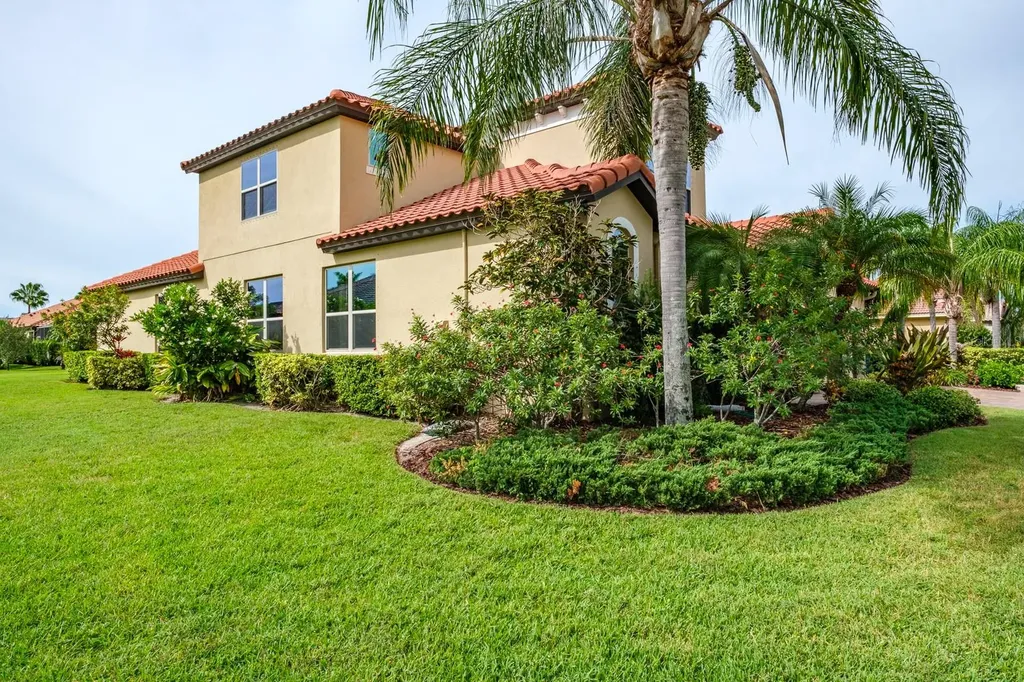 165 Mobbly Bay Drive Oldsmar FL 34677