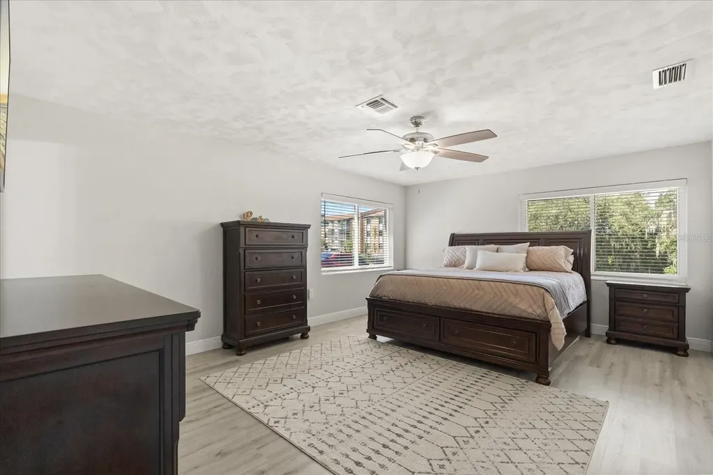 1210 E Caroline Street Tavares FL 32778