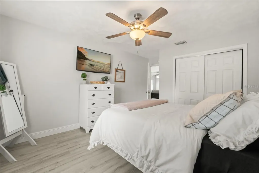 1210 E Caroline Street Tavares FL 32778