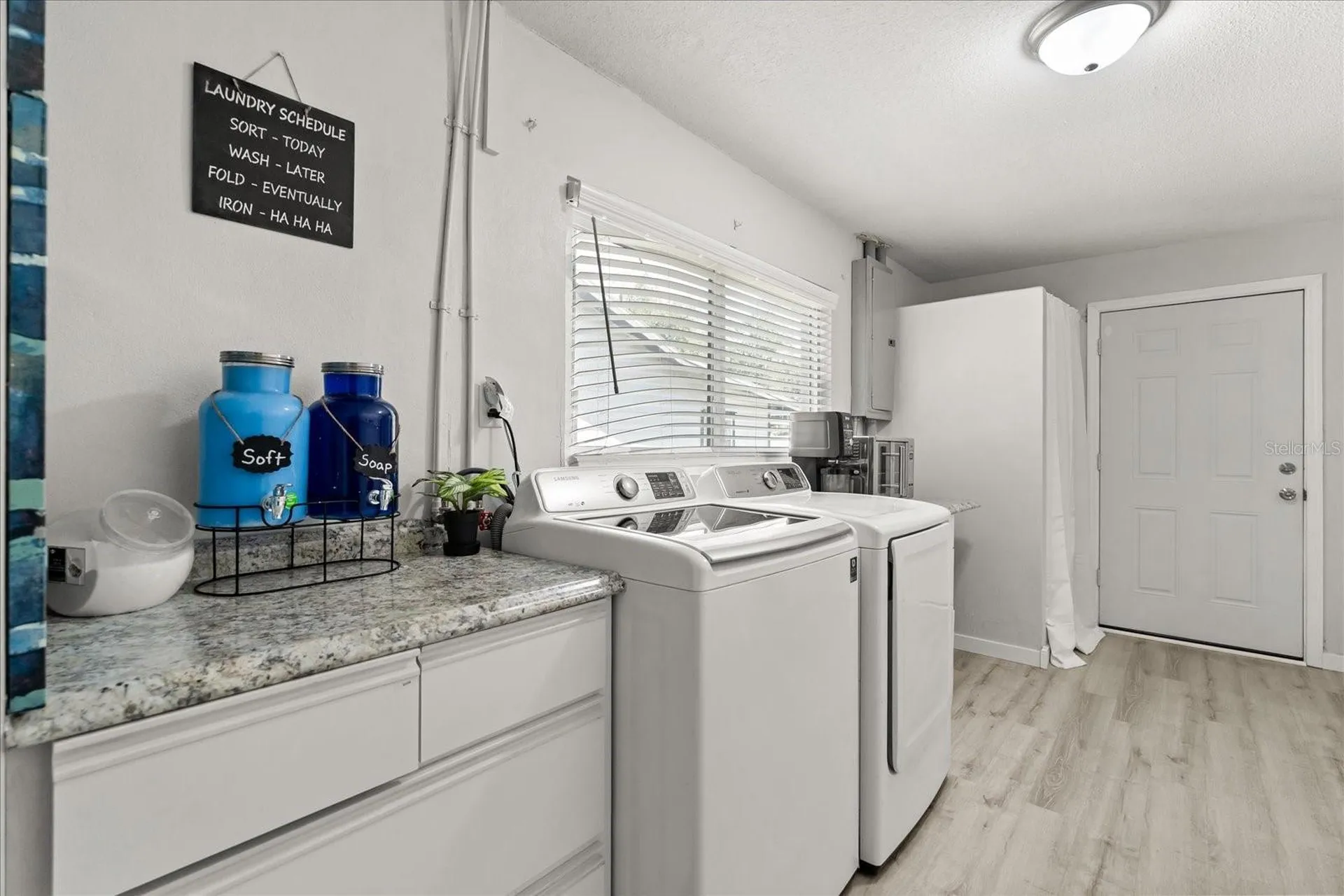 1210 E Caroline Street Tavares FL 32778