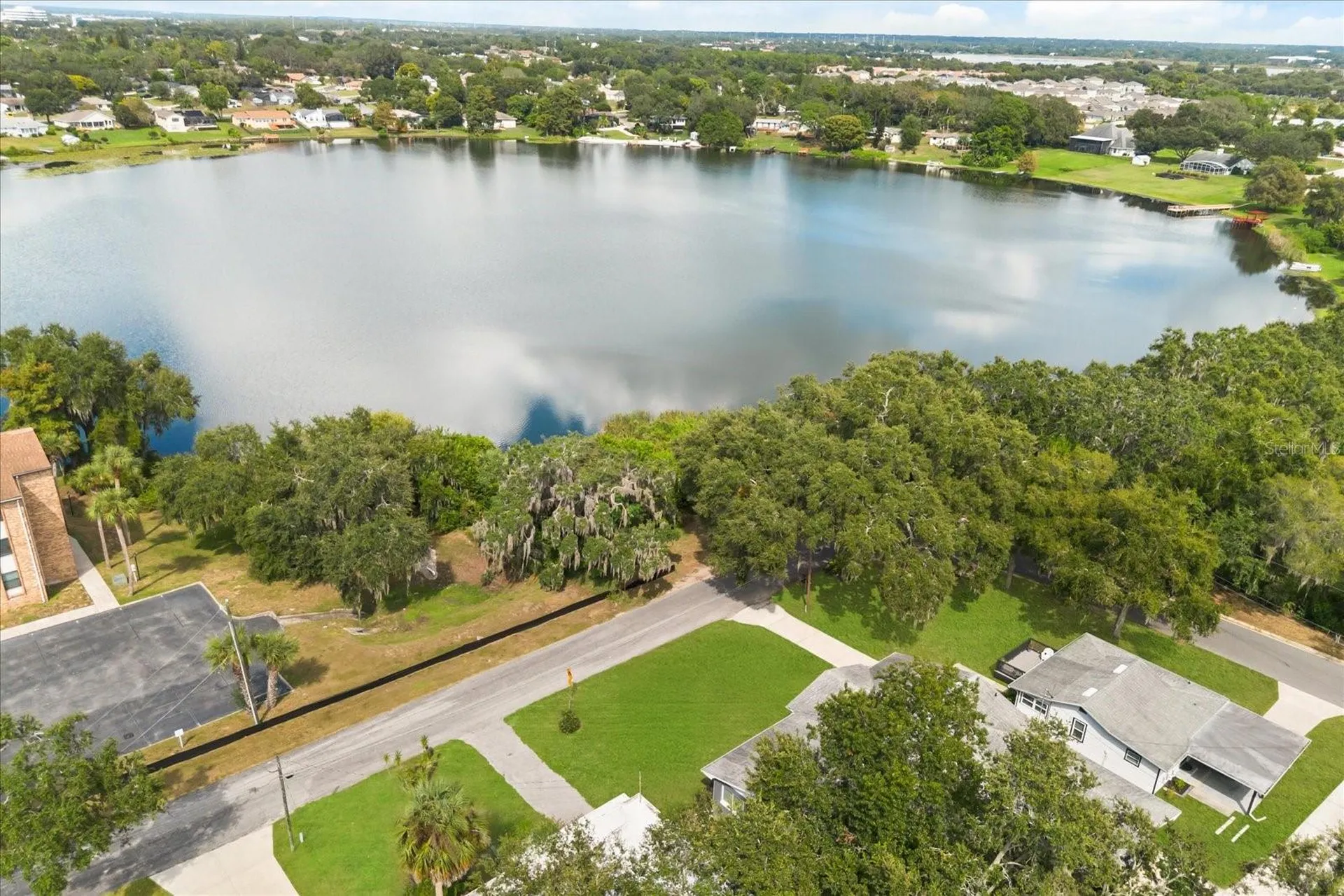1210 E Caroline Street Tavares FL 32778