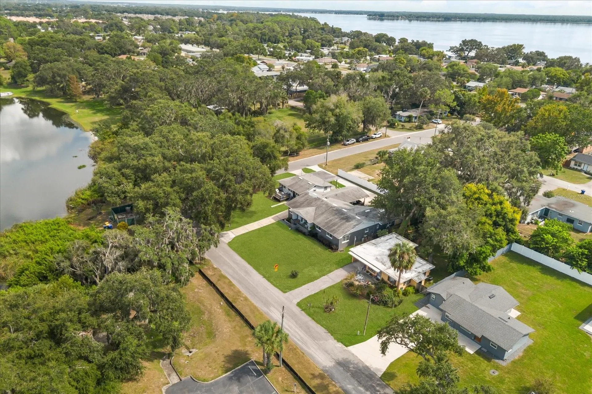 1210 E Caroline Street Tavares FL 32778