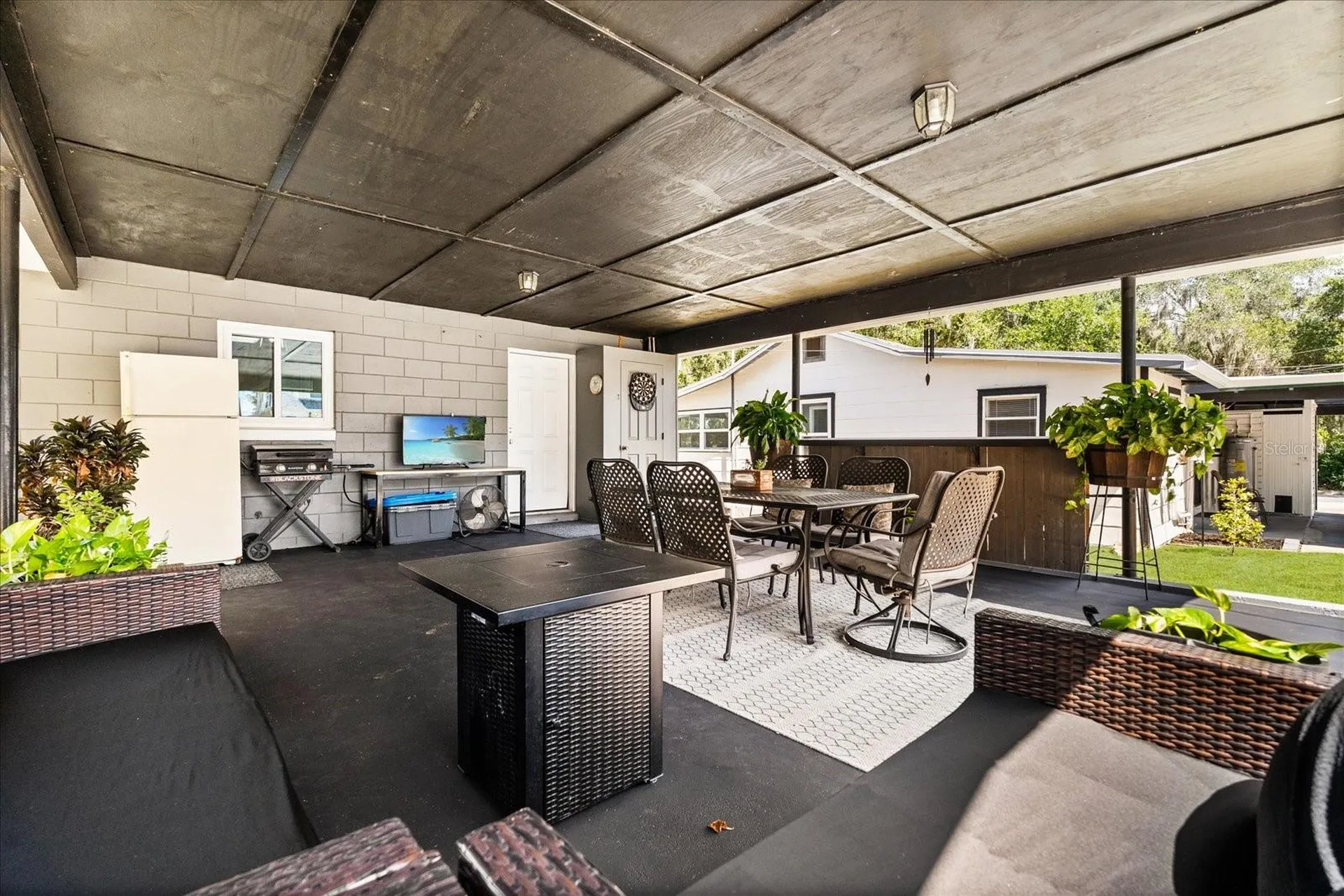 1210 E Caroline Street Tavares FL 32778