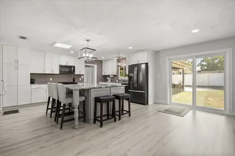 1210 E Caroline Street Tavares FL 32778