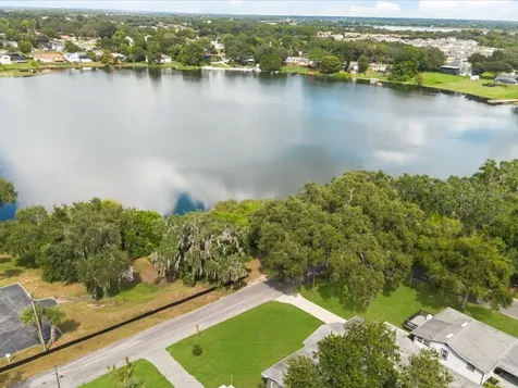 1210 E Caroline Street Tavares FL 32778
