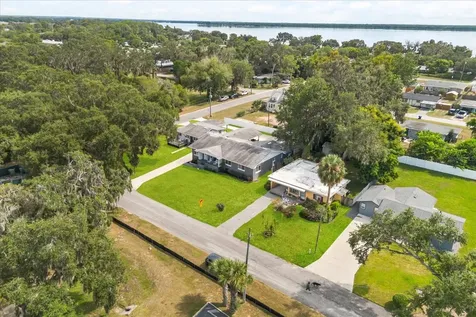 1210 E Caroline Street Tavares FL 32778