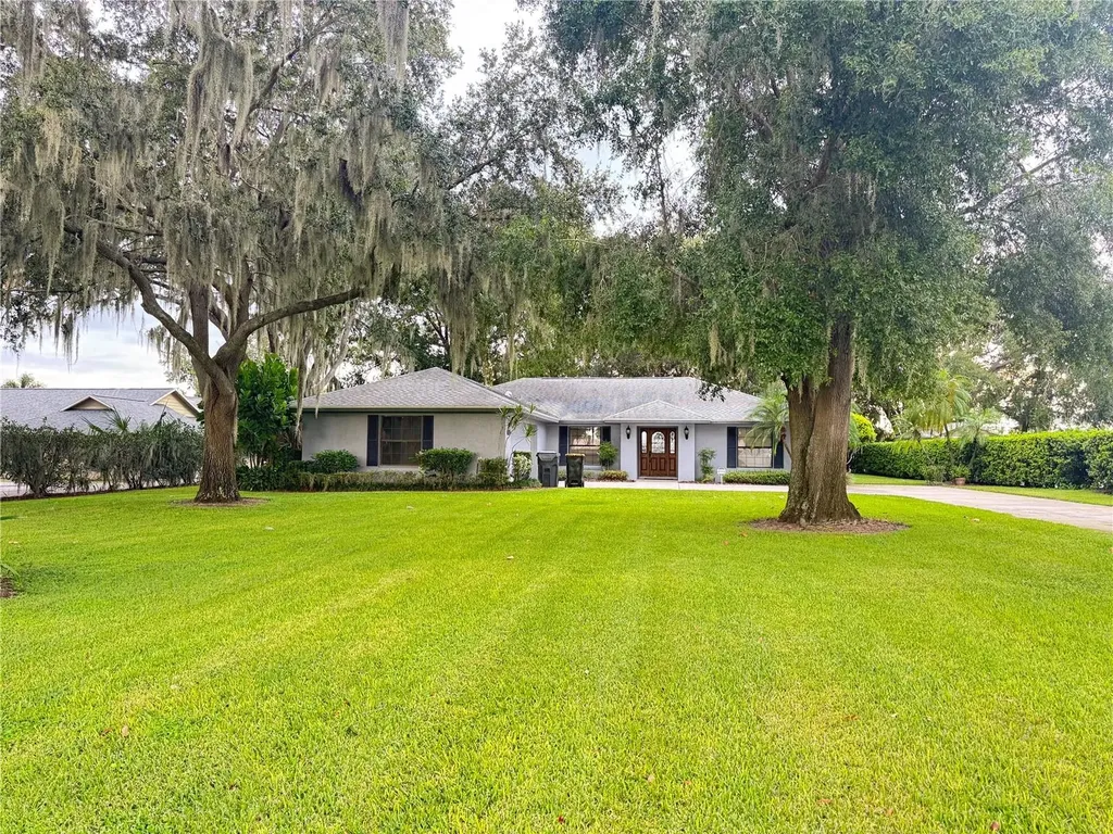 10 Fort Clinch Heights Road Frostproof FL 33843