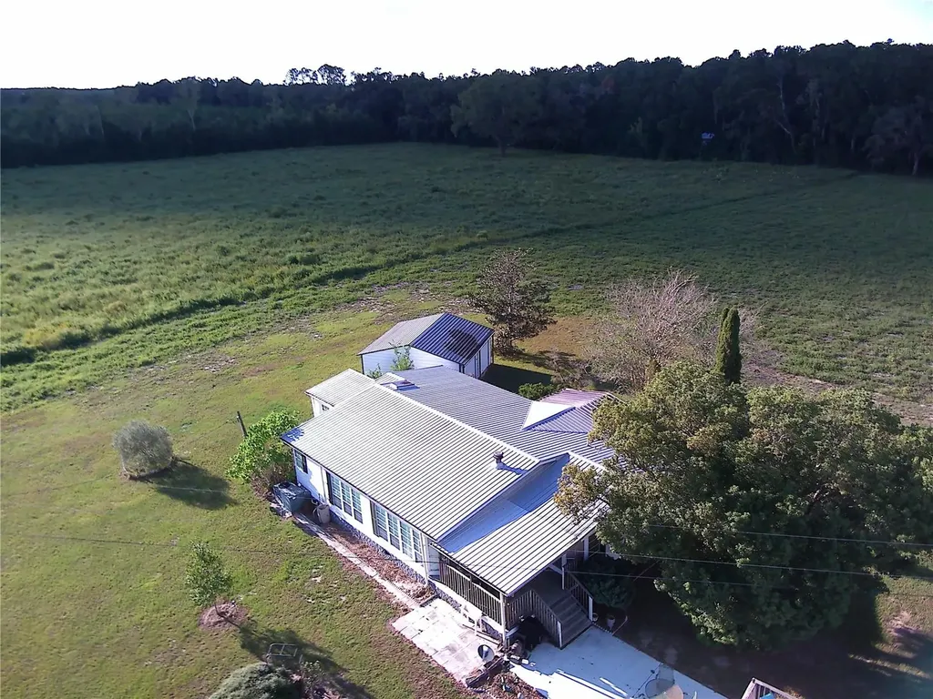 5559 SW 42nd Place Bell FL 32619