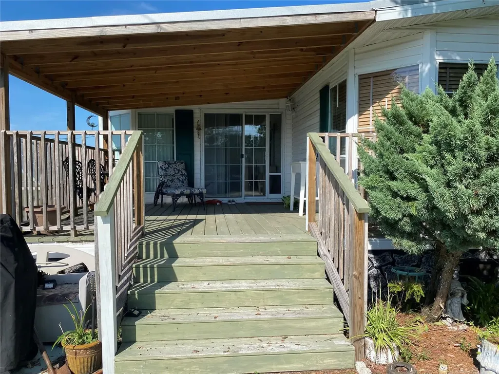 5559 SW 42nd Place Bell FL 32619