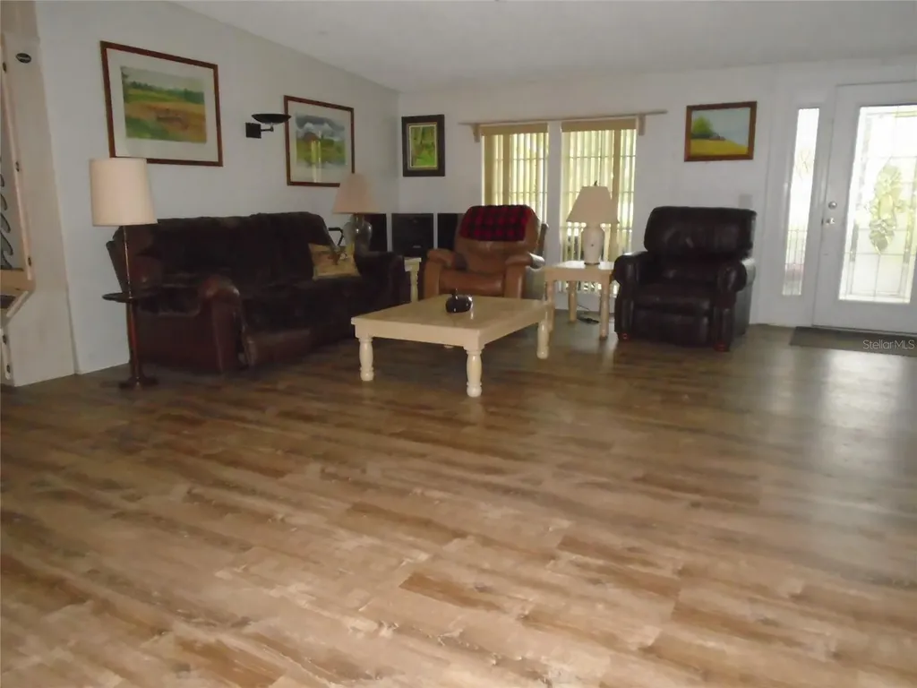 5559 SW 42nd Place Bell FL 32619